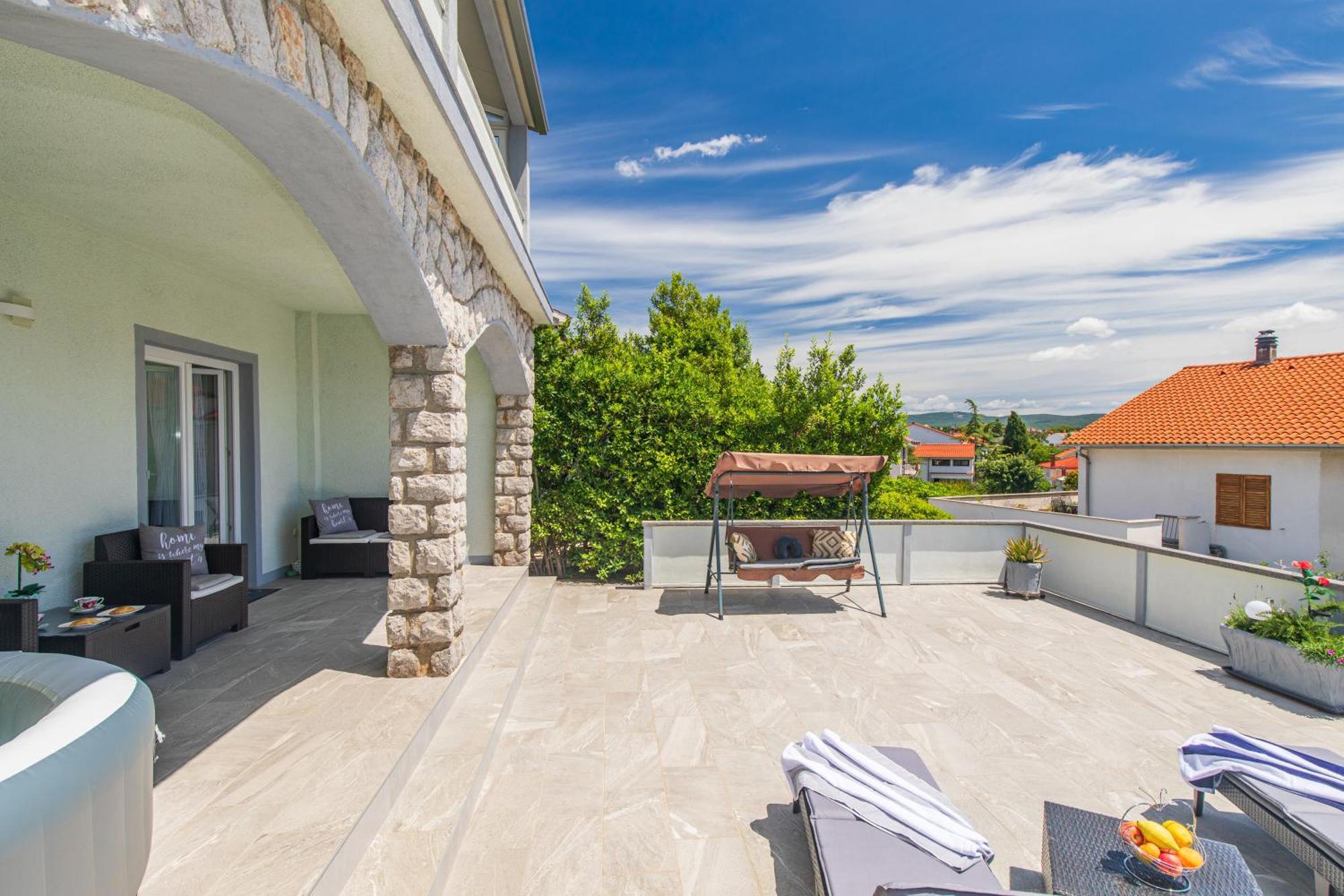 Apartment Tara With Seaview Krk Town Dış mekan fotoğraf